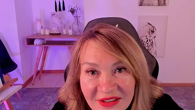 Snapshot of RosalindaFortuna chatting on 02/19/25, 10:45 RosalindaFortuna online show from 02/19/25, 10:45