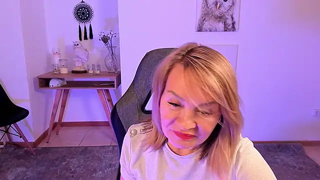 Snapshot of RosalindaFortuna chatting on 02/25/25, 01:50 RosalindaFortuna online show from 02/25/25, 01:50