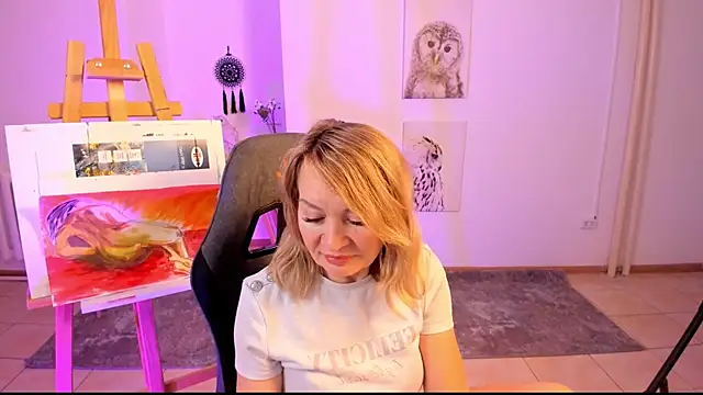 Snapshot of RosalindaFortuna chatting on 02/27/25, 01:49 RosalindaFortuna online show from 02/27/25, 01:49