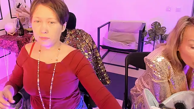 Snapshot of RosalindaFortuna chatting on 02/28/25, 10:41 RosalindaFortuna online show from 02/28/25, 10:41