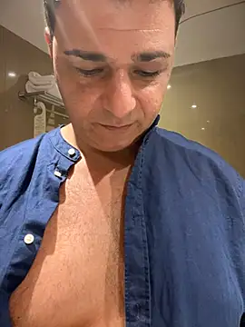 Snapshot of SecretlyDD chatting on 02/25/25, 12:34 SecretlyDD online show from 02/25/25, 12:34