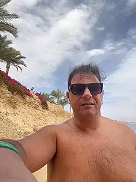 Snapshot of SecretlyDD chatting on 02/26/25, 11:20 SecretlyDD online show from 02/26/25, 11:20