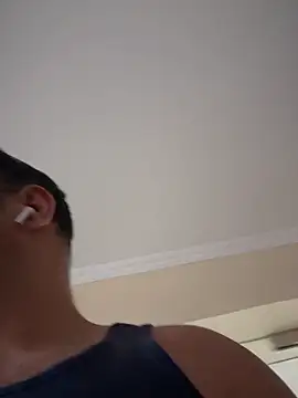 Snapshot of SecretlyDD chatting on 02/28/25, 04:54 SecretlyDD online show from 02/28/25, 04:54