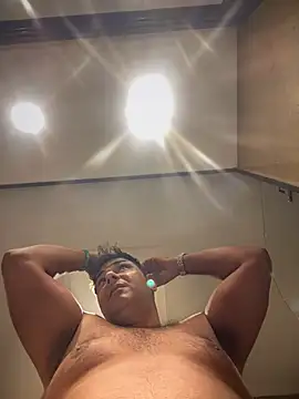 Snapshot of SecretlyDD chatting on 02/28/25, 05:59 SecretlyDD online show from 02/28/25, 05:59