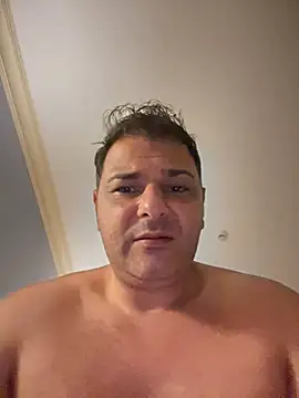 Snapshot of SecretlyDD chatting on 02/28/25, 09:55 SecretlyDD online show from 02/28/25, 09:55