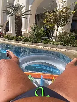 Snapshot of SecretlyDD chatting on 03/10/25, 09:21 SecretlyDD online show from 03/10/25, 09:21