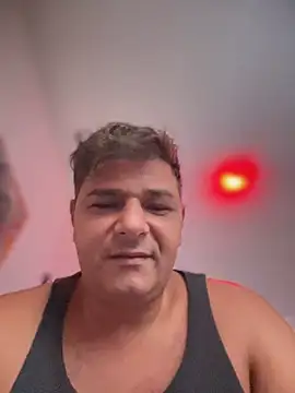 Snapshot of SecretlyDD chatting on 09/17/25, 07:21 SecretlyDD online show from 09/17/25, 07:21