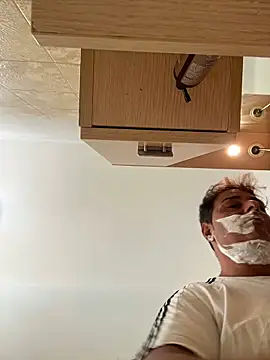 Snapshot of SecretlyDD chatting on 10/01/25, 07:36 SecretlyDD online show from 10/01/25, 07:36