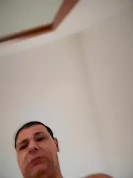 Snapshot of SecretlyDD chatting on 11/05/25, 09:42 SecretlyDD online show from 11/05/25, 09:42