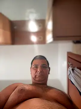 Snapshot of SecretlyDD chatting on 11/08/25, 08:25 SecretlyDD online show from 11/08/25, 08:25