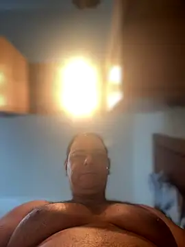 Snapshot of SecretlyDD chatting on 11/18/25, 08:52 SecretlyDD online show from 11/18/25, 08:52