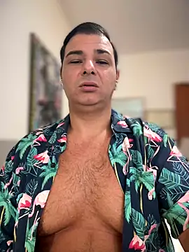 Snapshot of SecretlyDD chatting on 11/28/25, 09:23 SecretlyDD online show from 11/28/25, 09:23