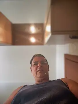 Snapshot of SecretlyDD chatting on 11/29/25, 10:18 SecretlyDD online show from 11/29/25, 10:18