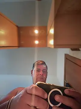 Snapshot of SecretlyDD chatting on 02/03/26, 09:47 SecretlyDD online show from 02/03/26, 09:47