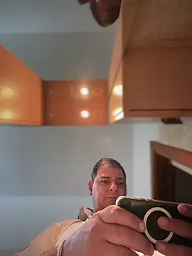 Snapshot of SecretlyDD chatting on 02/04/26, 08:20 SecretlyDD online show from 02/04/26, 08:20