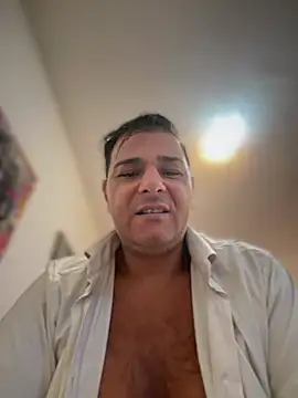 Snapshot of SecretlyDD chatting on 02/15/26, 04:47 SecretlyDD online show from 02/15/26, 04:47