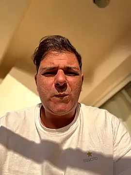 Snapshot of SecretlyDD chatting on 03/01/26, 04:58 SecretlyDD online show from 03/01/26, 04:58