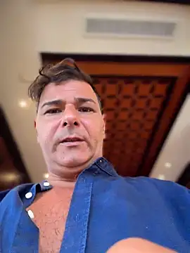 Snapshot of SecretlyDD chatting on 03/19/26, 08:40 SecretlyDD online show from 03/19/26, 08:40