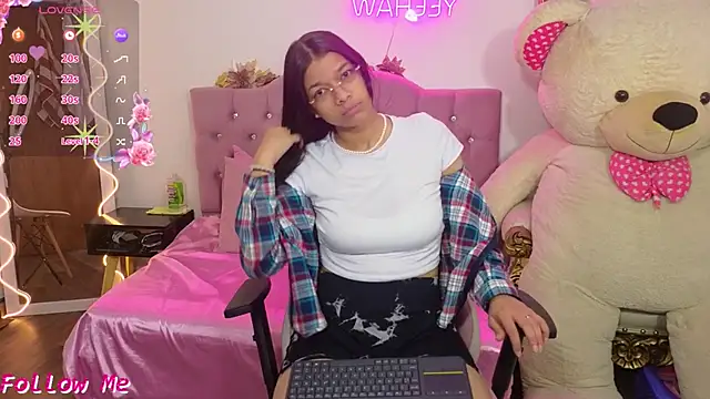 Emilly tay online show from 01/15/25, 12:04