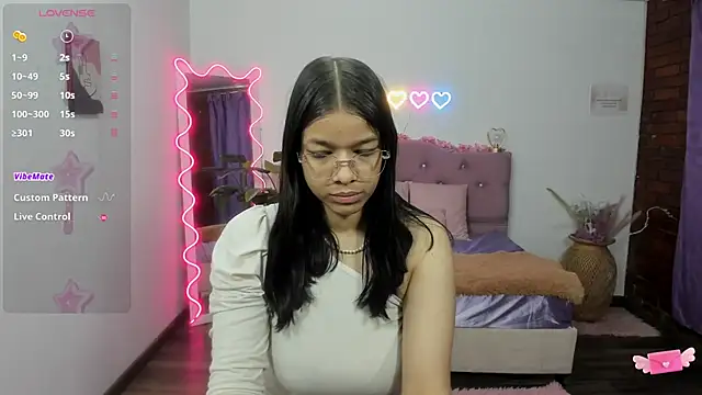 Emilly tay online show from 02/11/25, 11:54