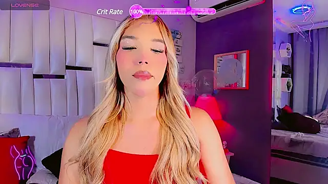 Snapshot of Aileen_18 chatting on 01/01/25, 05:01 Aileen 18 online show from 01/01/25, 05:01