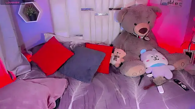 Aileen 18 online show from 04/11/26, 07:45