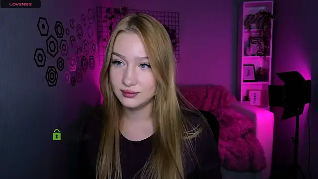 playful sophie online show from 11/17/25, 08:03