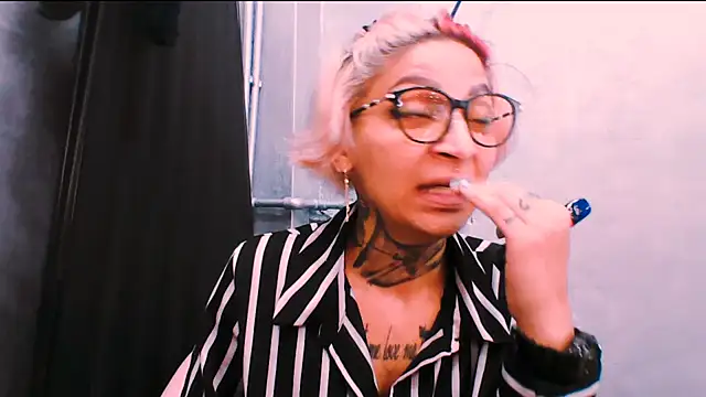 Lucky Deniz online show from 11/26/25, 08:59