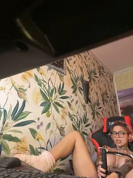 Lucky Deniz online show from 12/17/25, 10:38