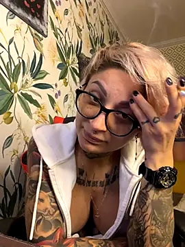 Lucky Deniz online show from 12/20/25, 10:11