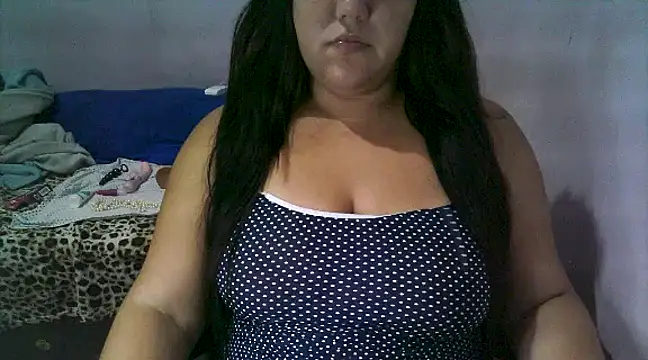 Paolaa hoot online show from 12/31/24, 06:27