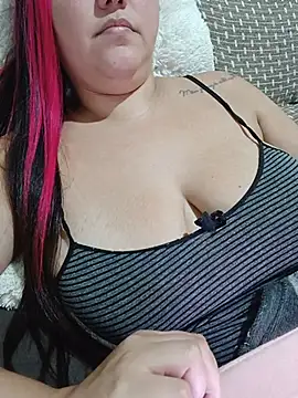 Snapshot of Paolaa_hoot chatting on 06/23/26, 03:48 Paolaa hoot online show from 06/23/26, 03:48