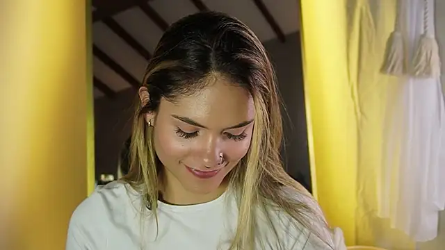 Gaby Ferrer online show from 05/04/26, 02:24