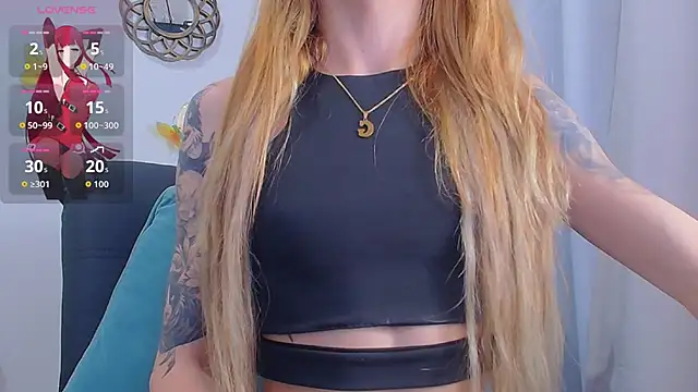 Snapshot of GabbyHills chatting on 09/20/25, 12:00 GabbyHills online show from 09/20/25, 12:00