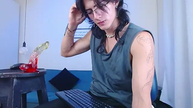 Snapshot of andreey50 chatting on 01/09/25, 11:34 andreey50 online show from 01/09/25, 11:34