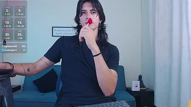 Snapshot of andreey50 chatting on 03/10/25, 10:45 andreey50 online show from 03/10/25, 10:45