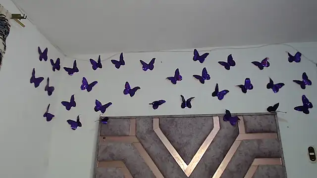 Anny Fox- online show from 12/23/25, 04:10