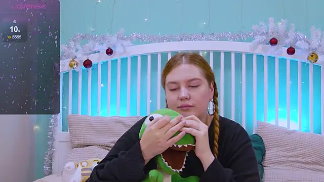 Snapshot of Ellie_Wellie chatting on 01/13/25, 04:41 Ellie Wellie online show from 01/13/25, 04:41