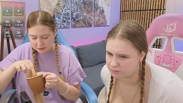 Snapshot of Ellie_Wellie chatting on 01/28/25, 03:25 Ellie Wellie online show from 01/28/25, 03:25