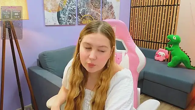 Snapshot of Ellie_Wellie chatting on 02/10/25, 01:44 Ellie Wellie online show from 02/10/25, 01:44