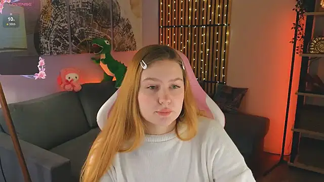 Snapshot of Ellie_Wellie chatting on 02/27/25, 10:48 Ellie Wellie online show from 02/27/25, 10:48