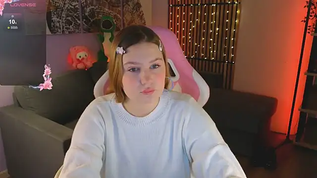 Snapshot of Ellie_Wellie chatting on 02/28/25, 12:20 Ellie Wellie online show from 02/28/25, 12:20