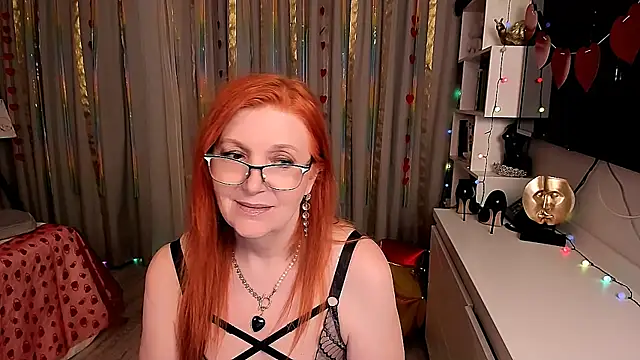 Snapshot of Fire-Fox-One chatting on 02/17/25, 12:43 Fire-Fox-One online show from 02/17/25, 12:43