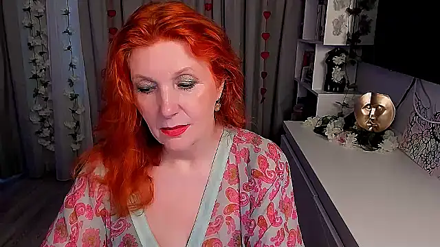 Snapshot of Fire-Fox-One chatting on 09/19/25, 03:56 Fire-Fox-One online show from 09/19/25, 03:56