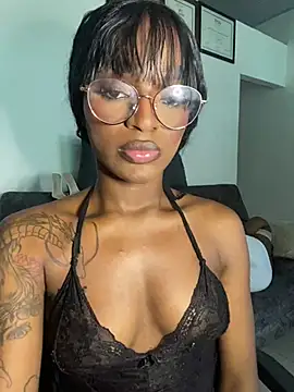 Snapshot of Zizi-campbel chatting on 01/28/25, 09:50 Zizi-campbel online show from 01/28/25, 09:50