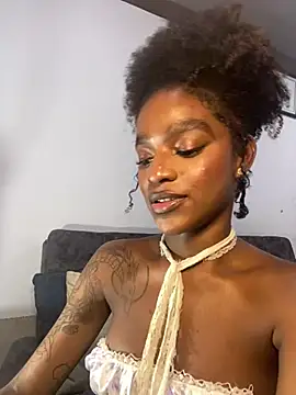 Snapshot of Zizi-campbel chatting on 03/13/25, 11:19 Zizi-campbel online show from 03/13/25, 11:19