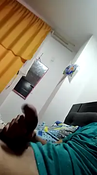 Snapshot of Alex-col chatting on 12/23/24, 11:06 Alex-col online show from 12/23/24, 11:06