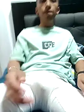 Snapshot of Alex-col chatting on 12/24/24, 11:55 Alex-col online show from 12/24/24, 11:55