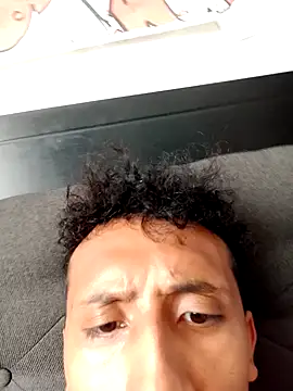 Snapshot of Alex-col chatting on 02/05/25, 06:04 Alex-col online show from 02/05/25, 06:04