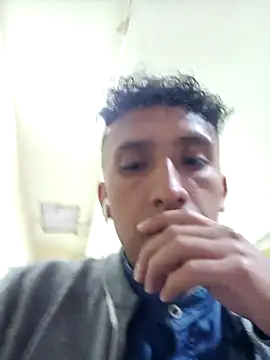 Snapshot of Alex-col chatting on 03/10/25, 11:06 Alex-col online show from 03/10/25, 11:06